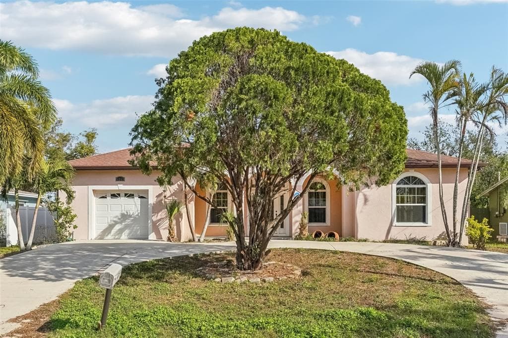 5269 61ST WAY N KENNETH CITY, FL 33709