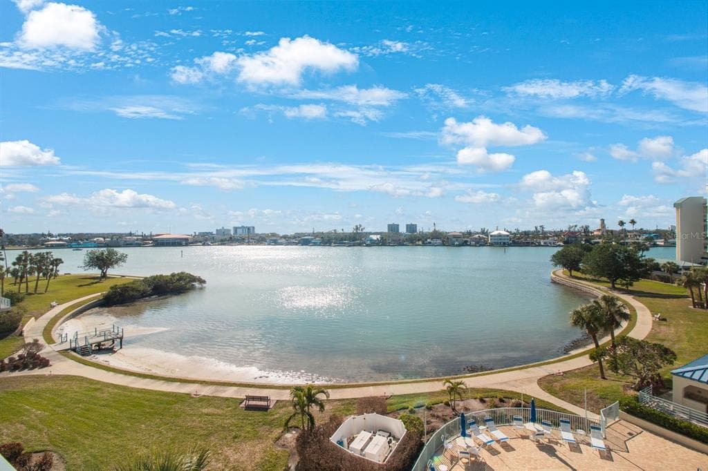 7902 SAILBOAT KEY BOULEVARD S UNIT 405 SOUTH PASADENA, FL 33707