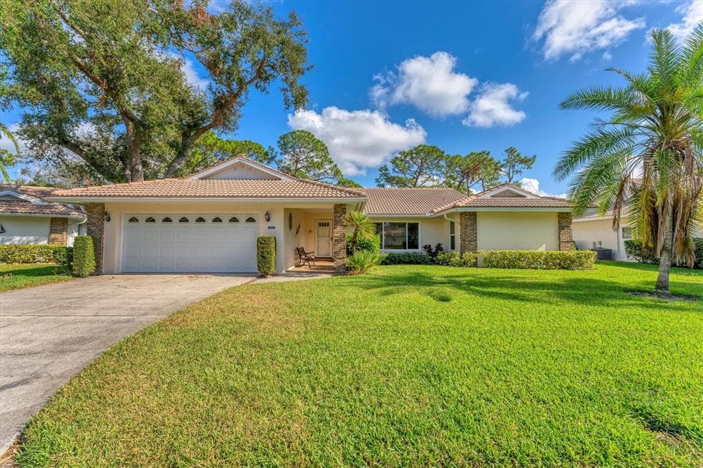 5607 GARDEN LAKES MAJESTIC BRADENTON, FL 34203