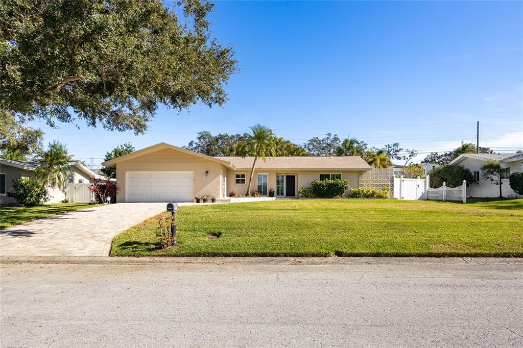 2339 DEMARET DR DUNEDIN, FL 34698