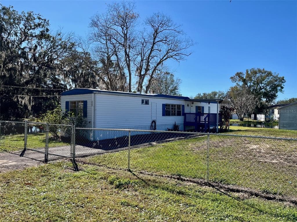 2944 PALM CIRCLE HAINES CITY, FL 33844