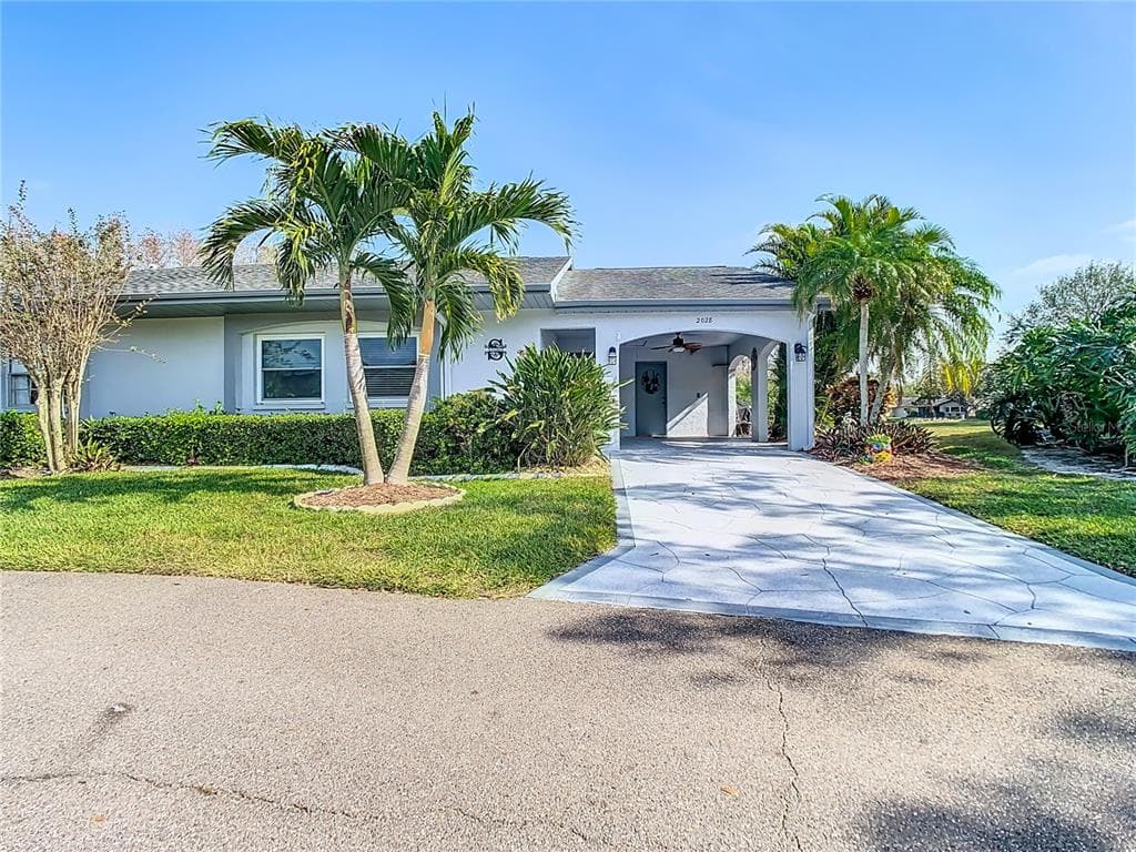 2028 HAWKHURST CIRCLE UNIT 2028 SUN CITY CENTER, FL 33573