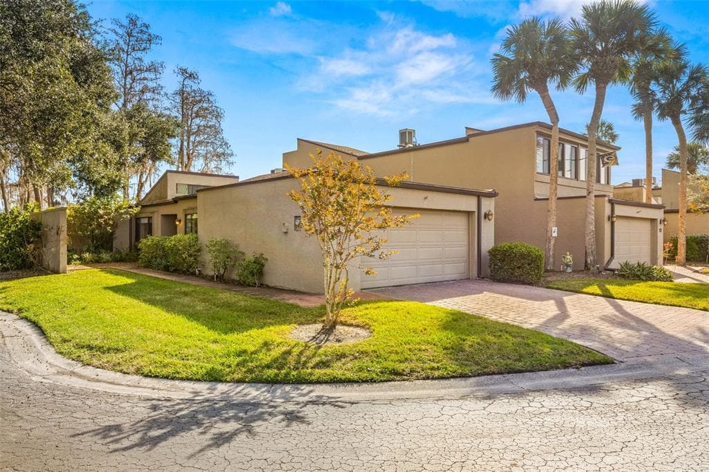 4502 ROLLING GREEN LANE UNIT 4502 TAMPA, FL 33618
