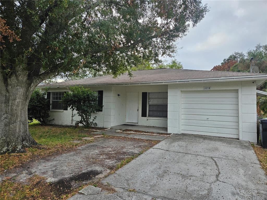 3214 W WYOMING AVENUE TAMPA, FL 33611