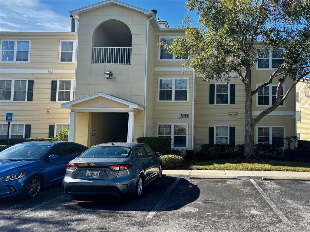 18145 STERLING GATE CIRCLE UNIT 18145 TAMPA, FL 33647