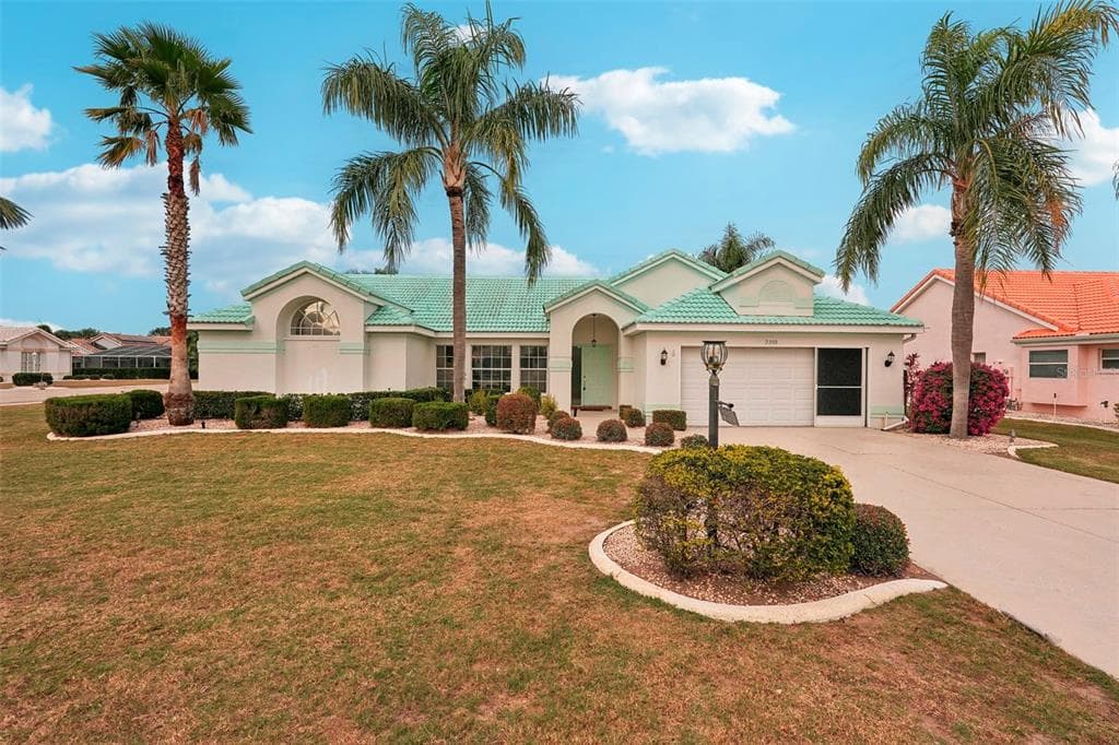 2208 WESTMINSTER MANOR LANE SUN CITY CENTER, FL 33573