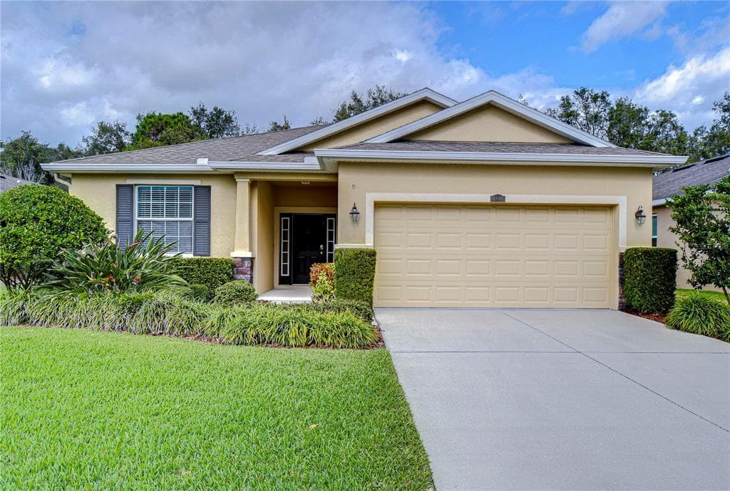 2821 HOLLY BLUFF COURT PLANT CITY, FL 33566