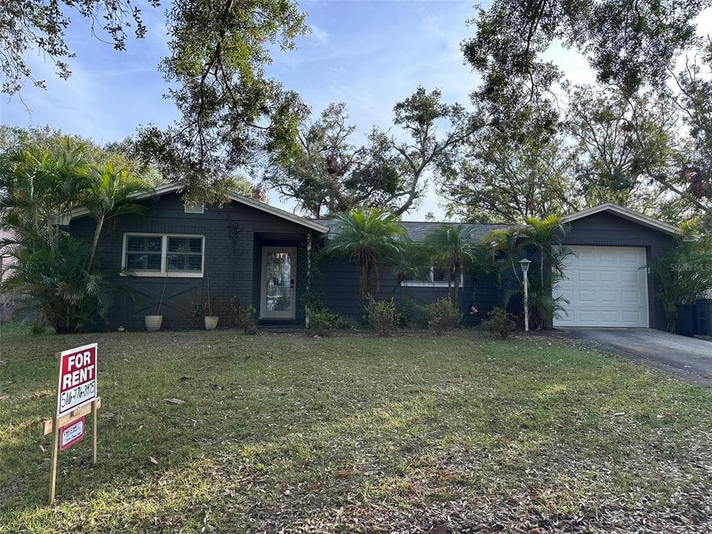 1317 CROSSBOW LANE TARPON SPRINGS, FL 34689