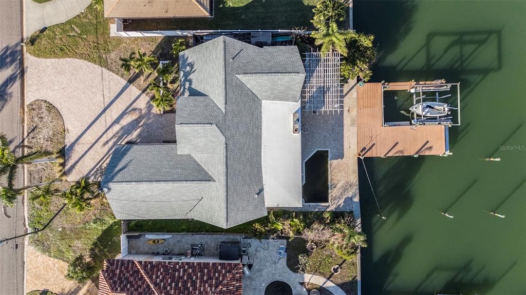 31 LEEWARD ISLAND CLEARWATER BEACH, FL 33767
