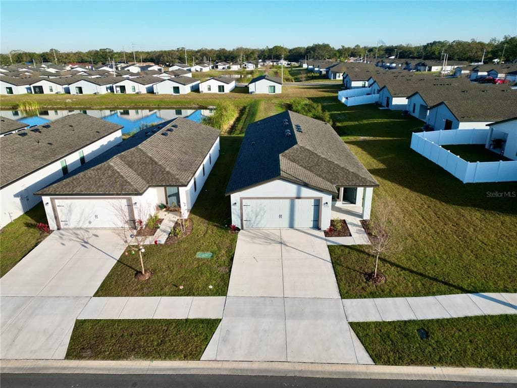 5732 HELMSMAN COURT TAMPA, FL 33619