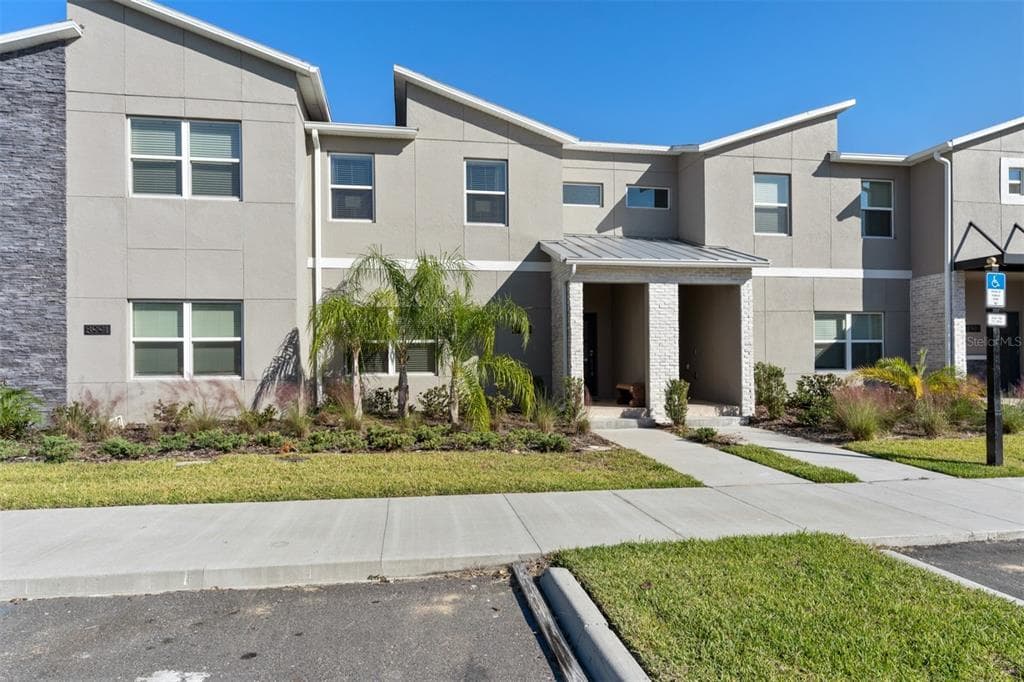 8989 CABOT CLIFFS DRIVE DAVENPORT, FL 33896