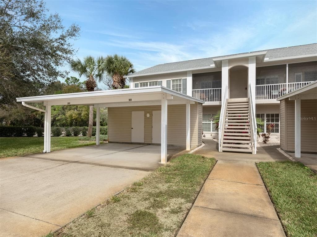 432 SUNSET LAKE BOULEVARD UNIT 201 VENICE, FL 34292