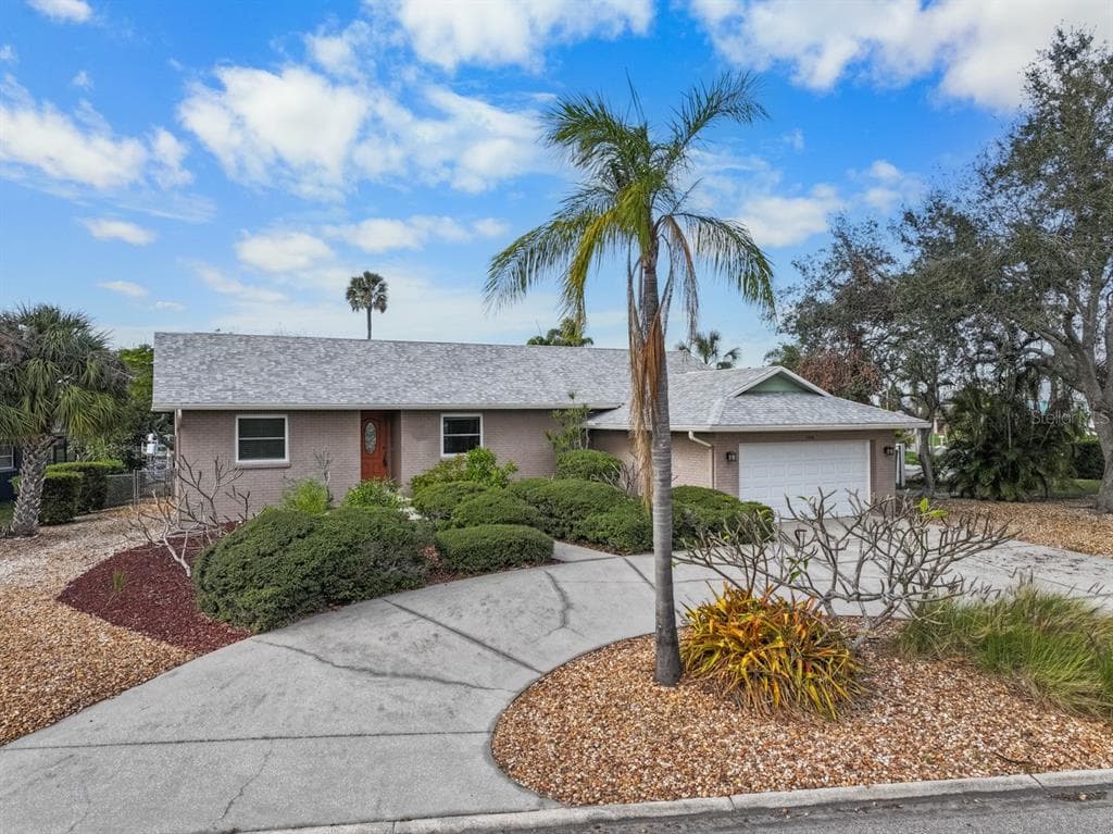 6208 SPANISH MAIN DRIVE APOLLO BEACH, FL 33572