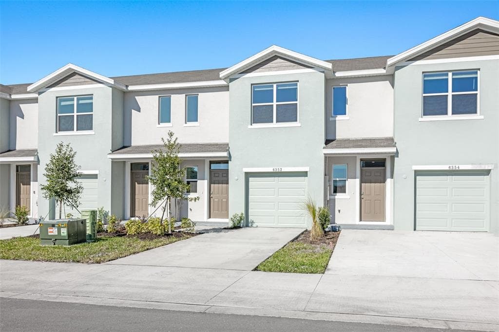 6352 SOPHIE OAKS COURT TAMPA, FL 33610