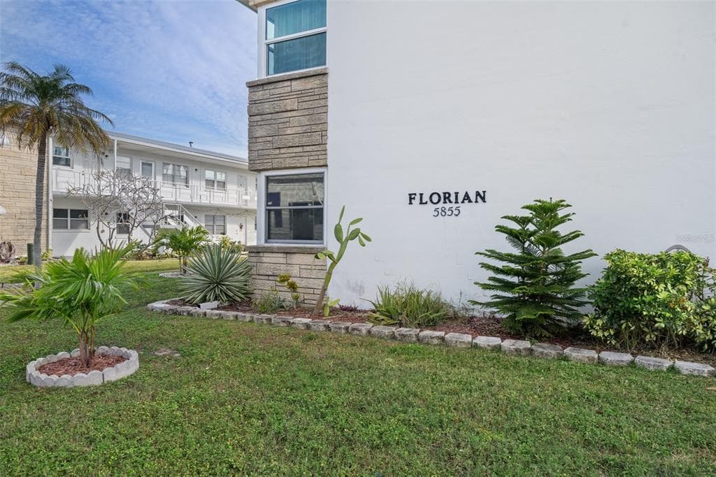 5855 18TH STREET N UNIT 16 ST PETERSBURG, FL 33714