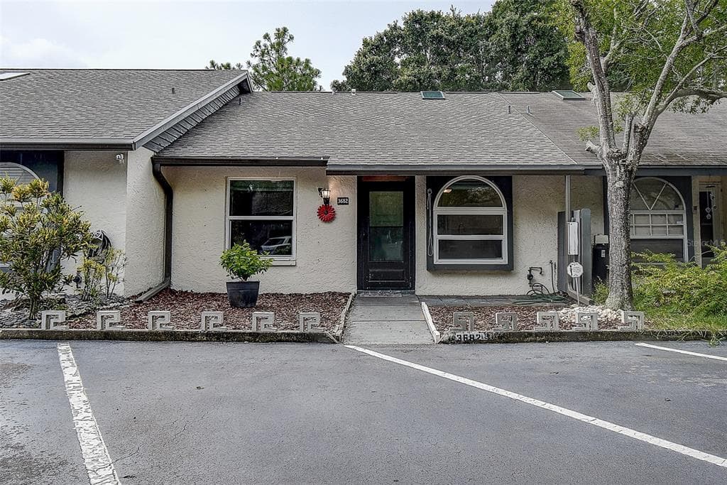 3682 MISSION COURT LARGO, FL 33771