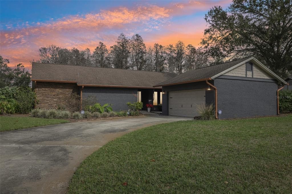 1170 WISPER RUN COURT LUTZ, FL 33558