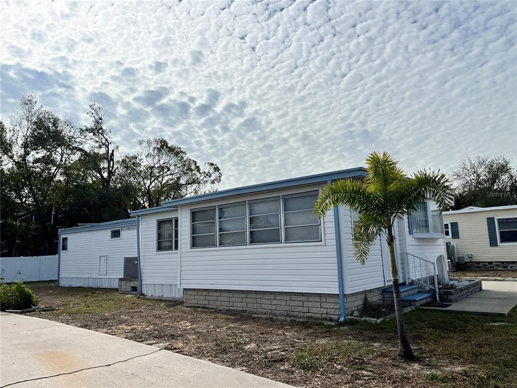 326 MOUNT SAXON AVENUE NE UNIT 314 ST PETERSBURG, FL 33702