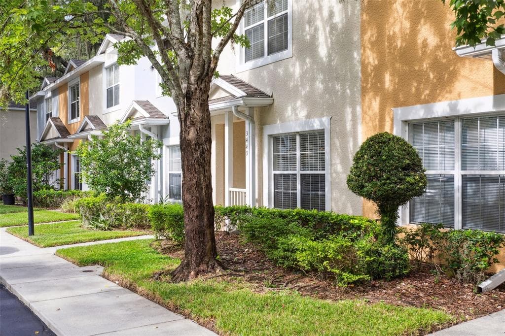 3449 HIGH HAMPTON CIRCLE TAMPA, FL 33610
