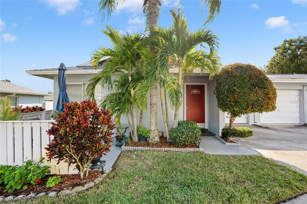 1606 BERWICK COURT UNIT C PALM HARBOR, FL 34684