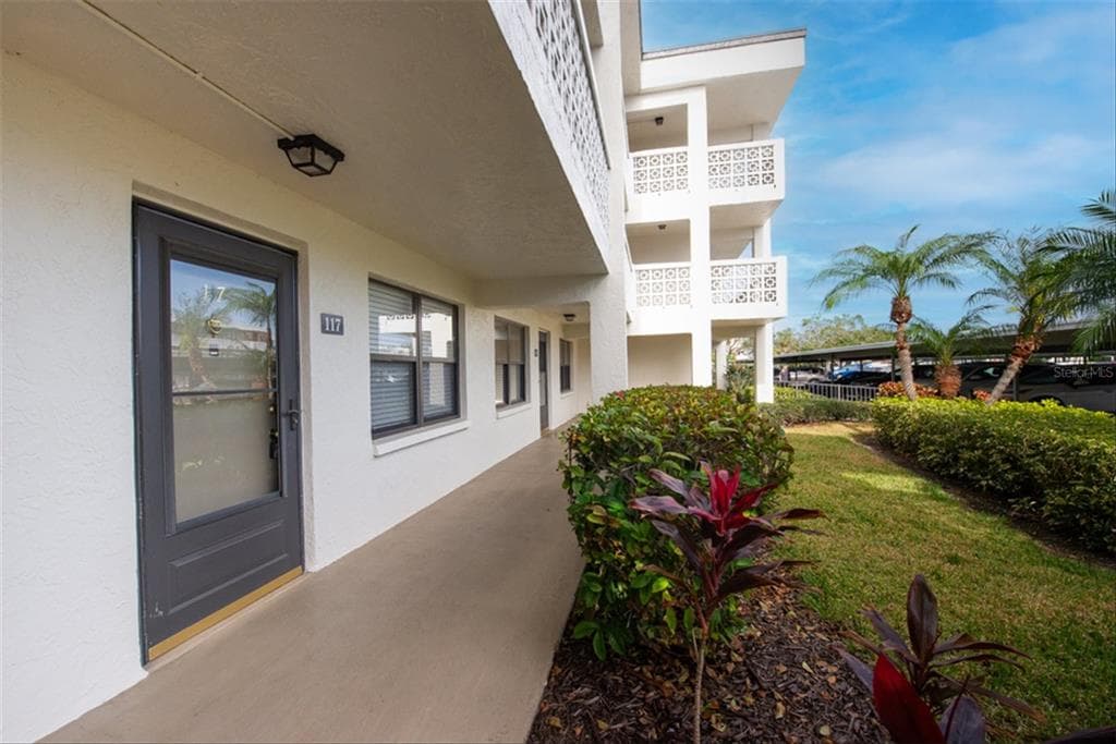 5090 BAY STREET NE UNIT 117 ST PETERSBURG, FL 33703