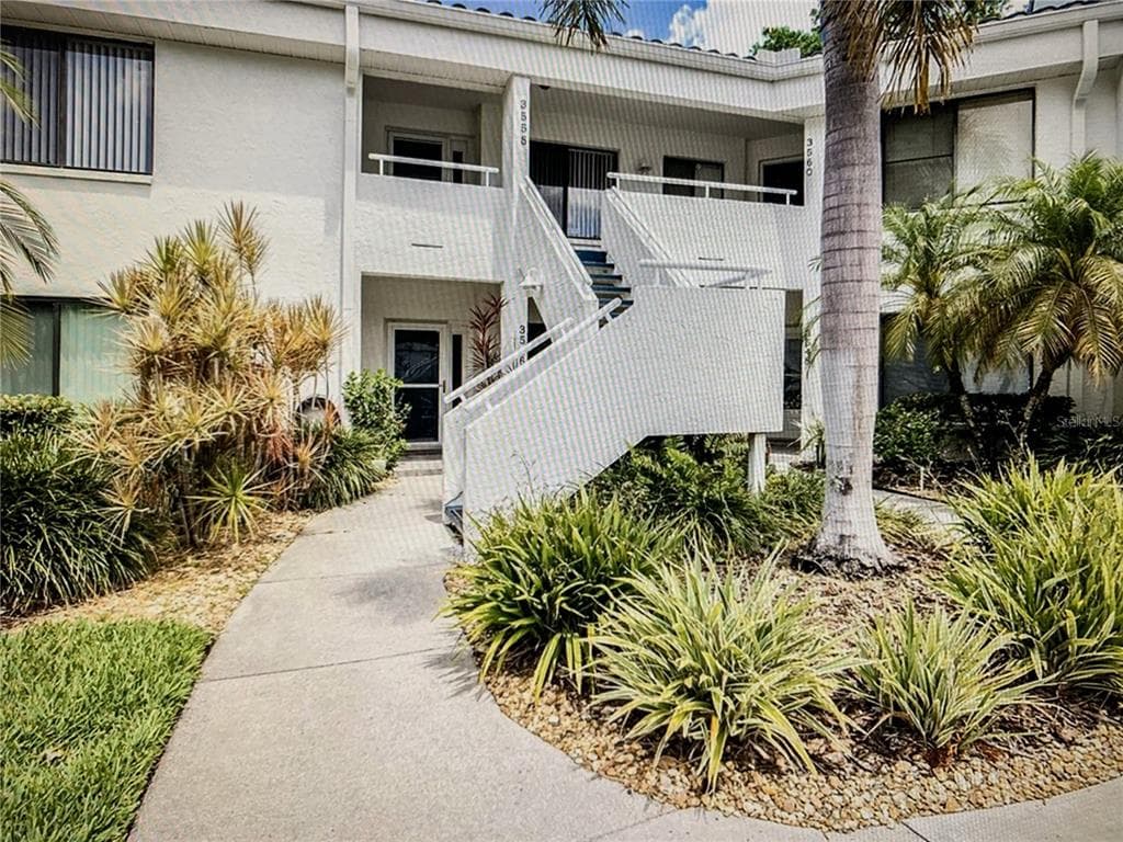3558 INDIGO POND DRIVE UNIT 10 PALM HARBOR, FL 34684