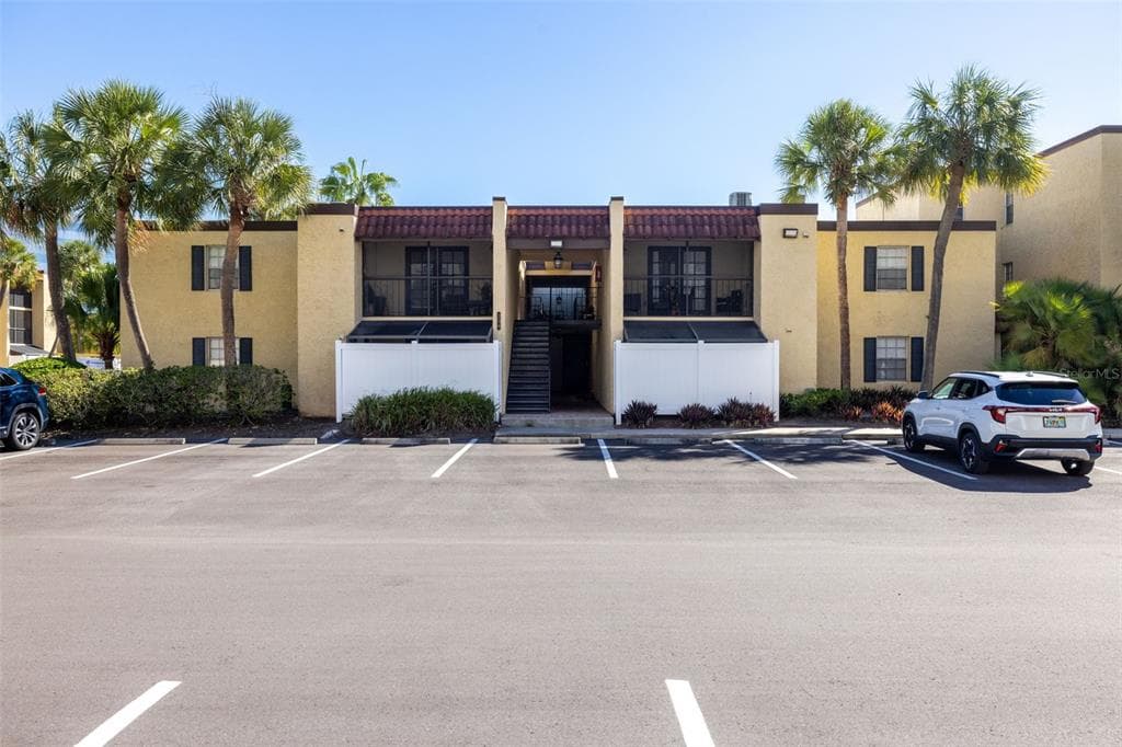 106 ALAMEDA COURT UNIT 240 TAMPA, FL 33609