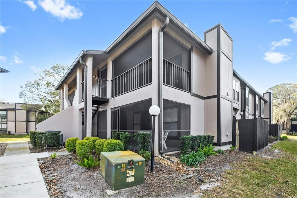 4005 ANGEL OAK COURT UNIT 203 TAMPA, FL 33613