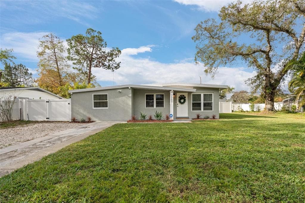 7360 ORGANDY DRIVE N ST PETERSBURG, FL 33702