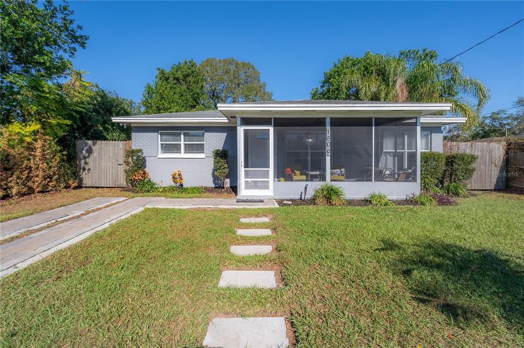 1806 E SHADOWLAWN AVENUE TAMPA, FL 33610