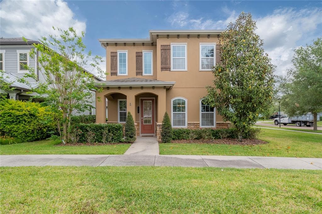 5924 VILLAGE CENTER DRIVE LITHIA, FL 33547