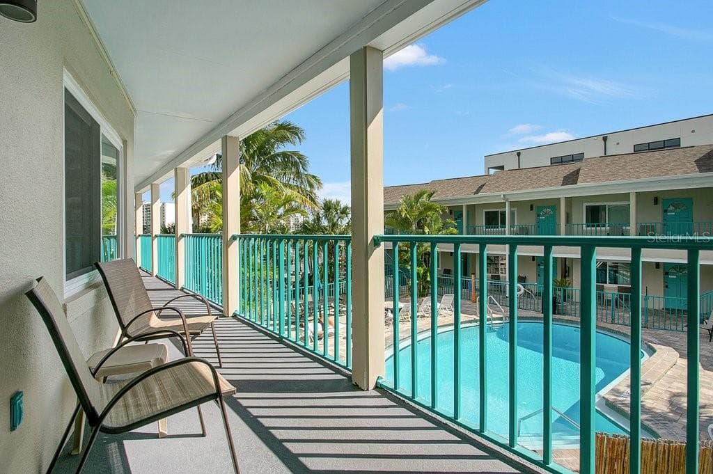673 BAY ESPLANADE UNIT 202 CLEARWATER BEACH, FL 33767
