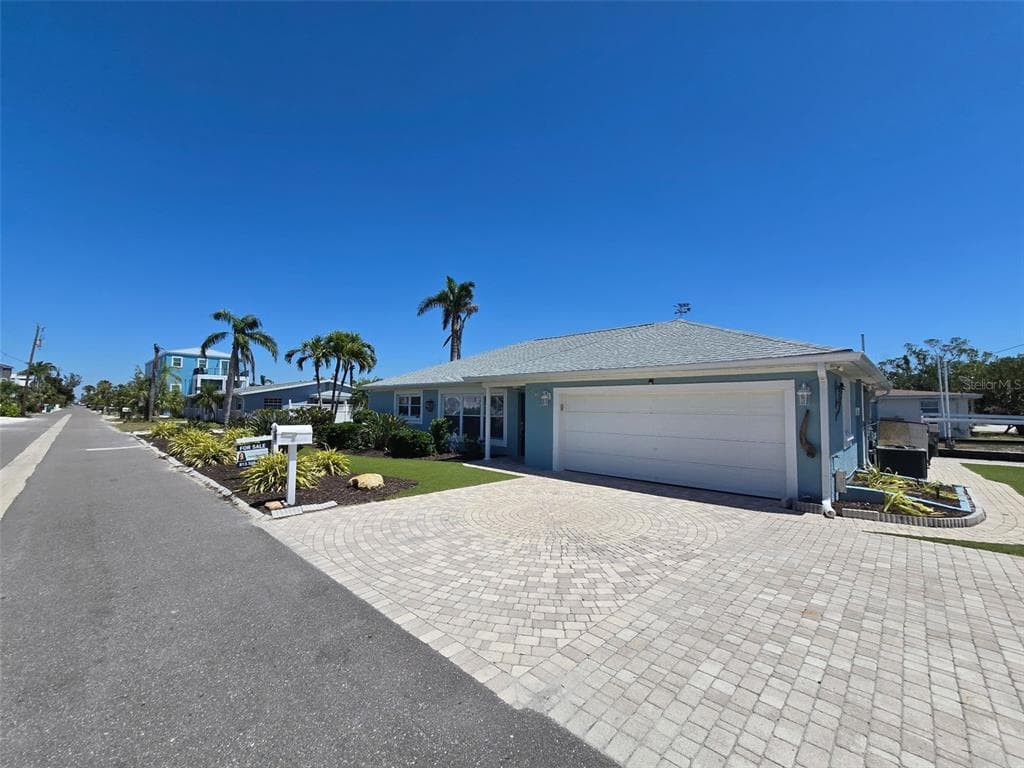 618 JUNGLE QUEEN WAY LONGBOAT KEY, FL 34228