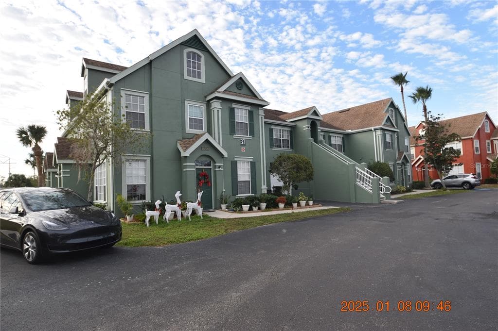 10502 WINDSOR LAKE COURT UNIT 10502 TAMPA, FL 33626