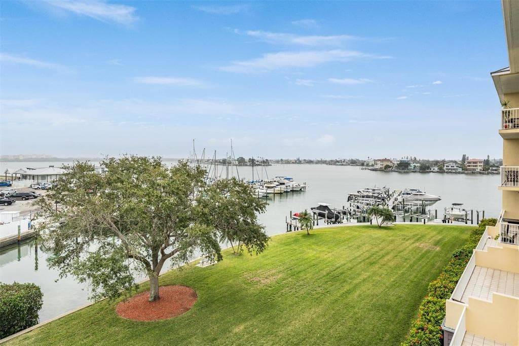 425 150TH AVENUE UNIT 2401 MADEIRA BEACH, FL 33708