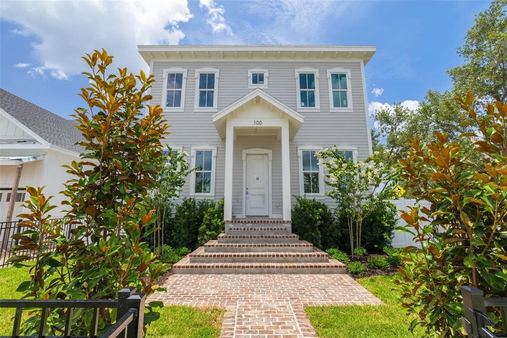 100 37TH AVENUE NE ST PETERSBURG, FL 33704