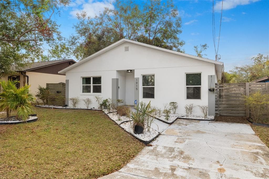 1915 E JEAN STREET TAMPA, FL 33610