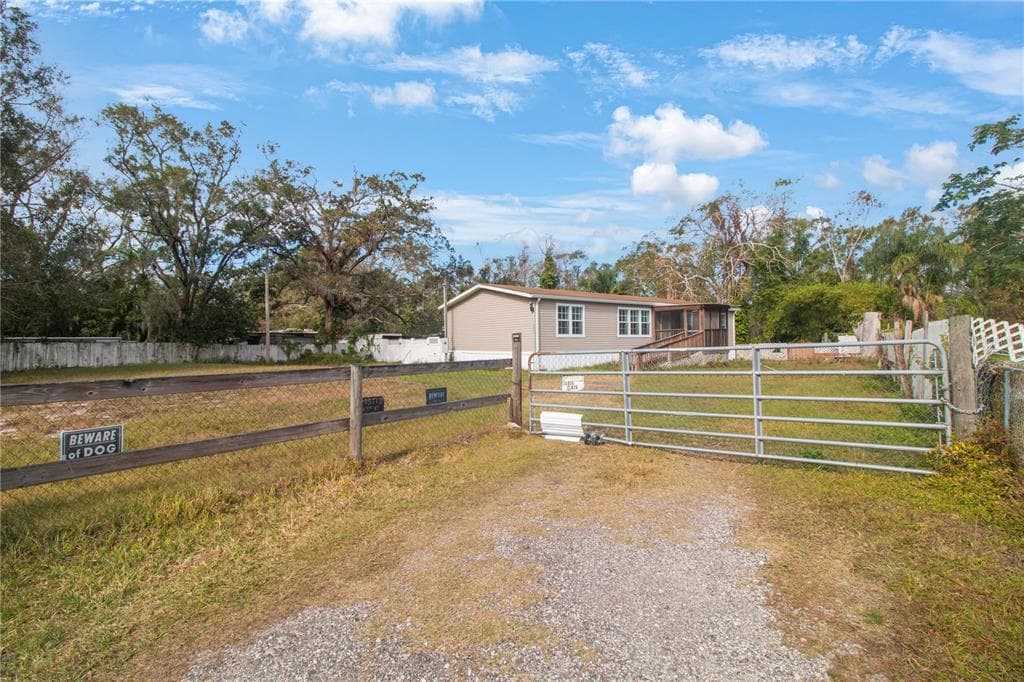 8021 S MEADOWVIEW CIRCLE TAMPA, FL 33625