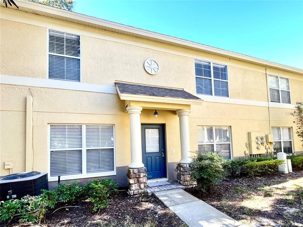 3318 SPY TOWER COURT VALRICO, FL 33594