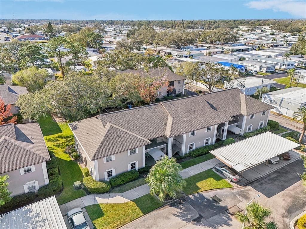 5265 E BAY DRIVE UNIT 821 CLEARWATER, FL 33764