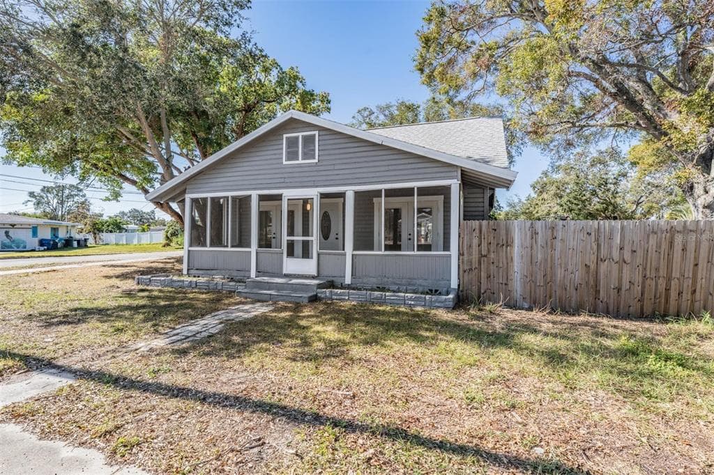 1599 RIDGE ROAD S LARGO, FL 33770