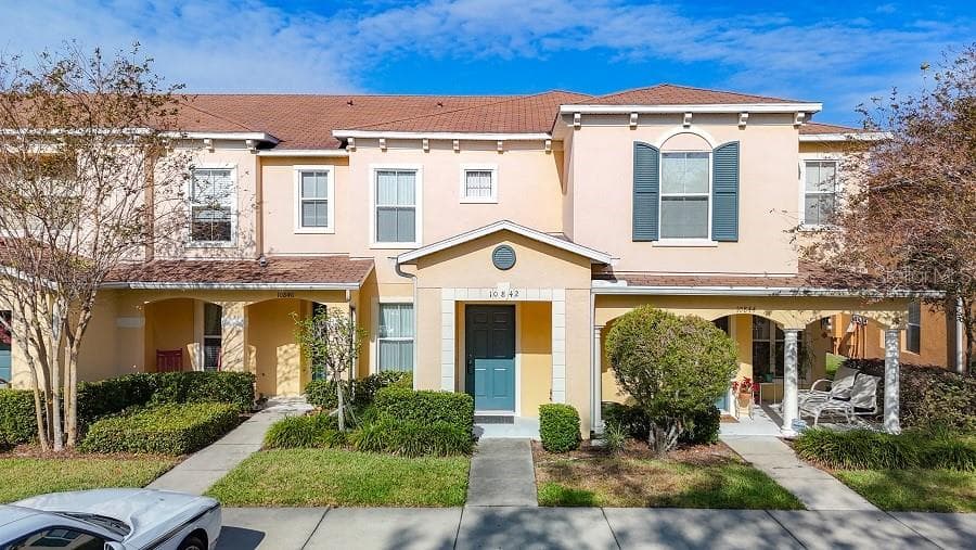 10842 LAKE SAINT CHARLES BOULEVARD RIVERVIEW, FL 33578