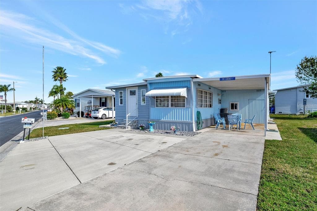 107 W SAINT LUCIA LOOP APOLLO BEACH, FL 33572