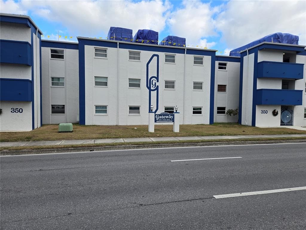 350 79TH AVENUE N UNIT 334 ST PETERSBURG, FL 33702