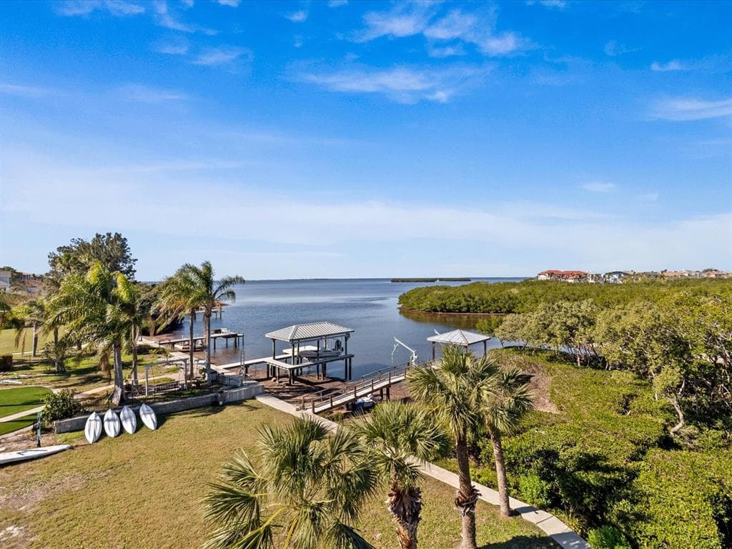 1614 SEA BREEZE DRIVE TARPON SPRINGS, FL 34689