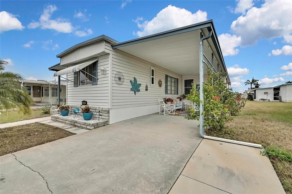 3214 HAMPSHIRE DRIVE HOLIDAY, FL 34690