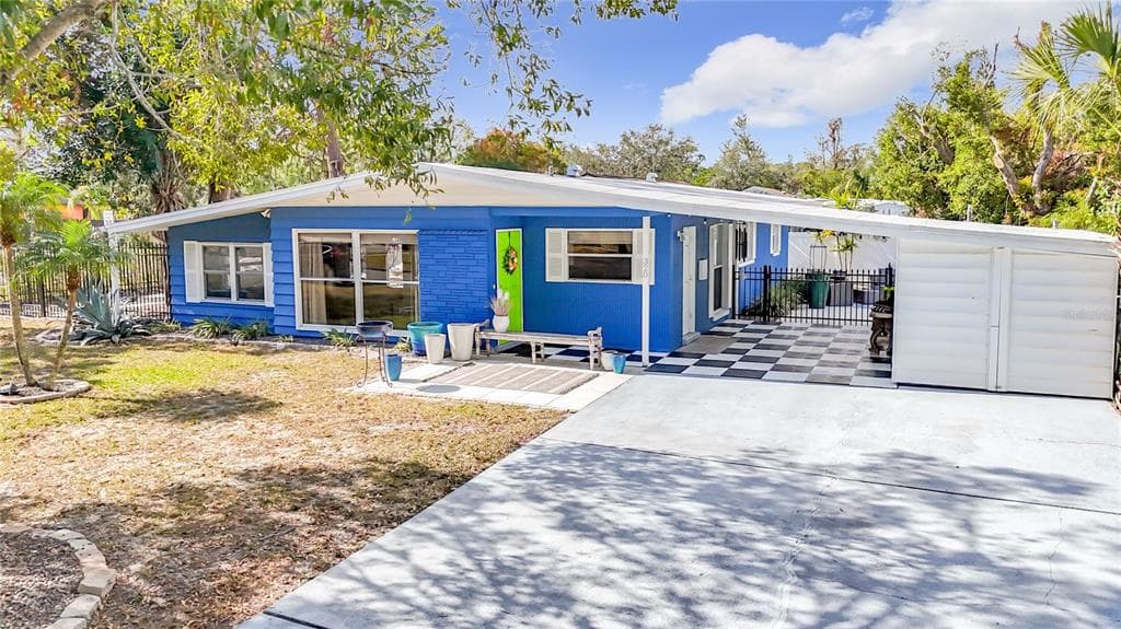 320 S JEFFERSON AVENUE SARASOTA, FL 34237