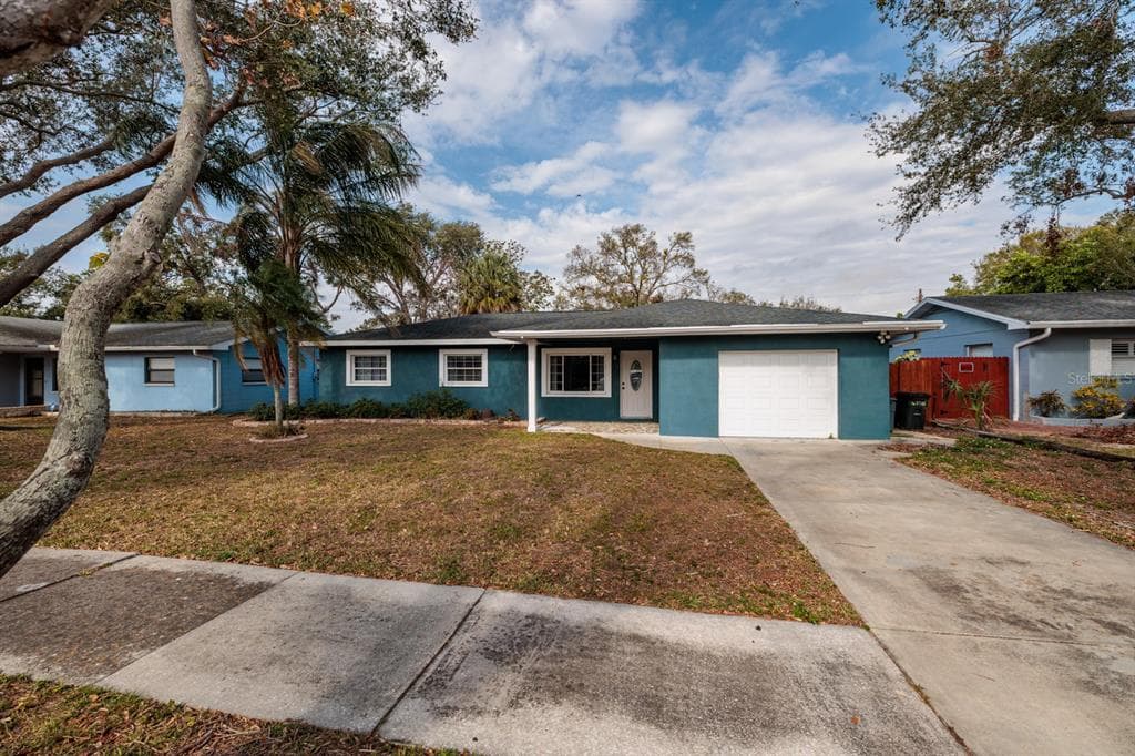 6495 41ST AVENUE N ST PETERSBURG, FL 33709