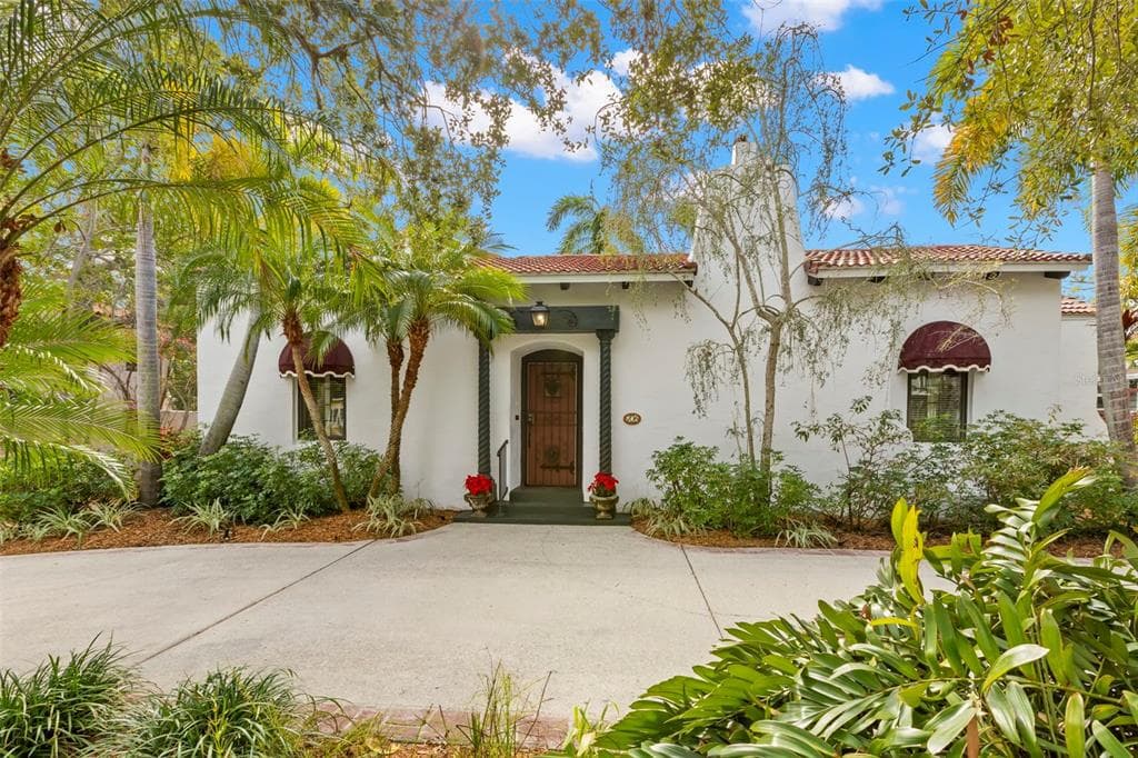 706 15TH AVENUE NE ST PETERSBURG, FL 33704