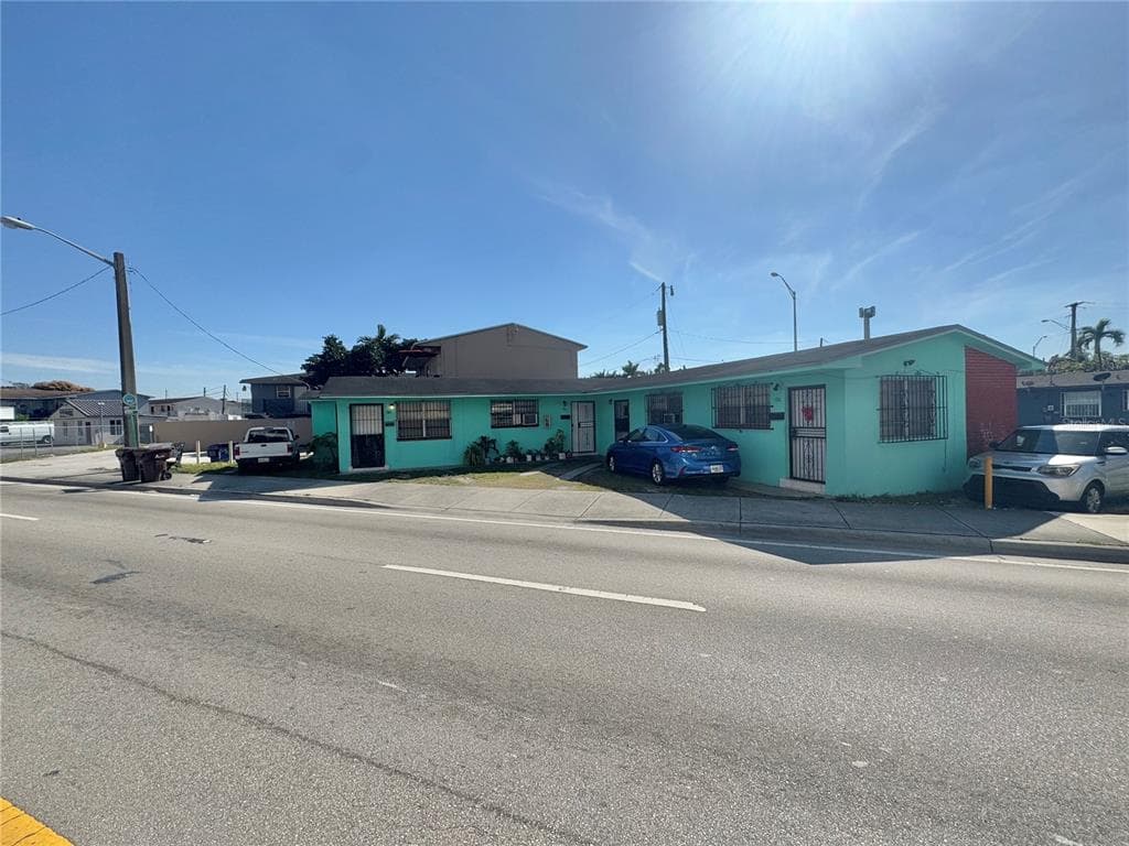 180 W 21ST STREET HIALEAH, FL 33010